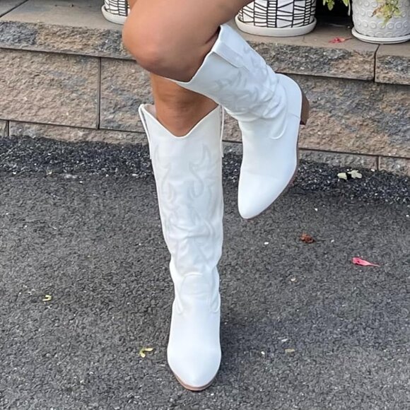 Women White Polyurethane Embroidered Pull-On Chunky Heel Knee High Western Boots - Picture 5 of 11